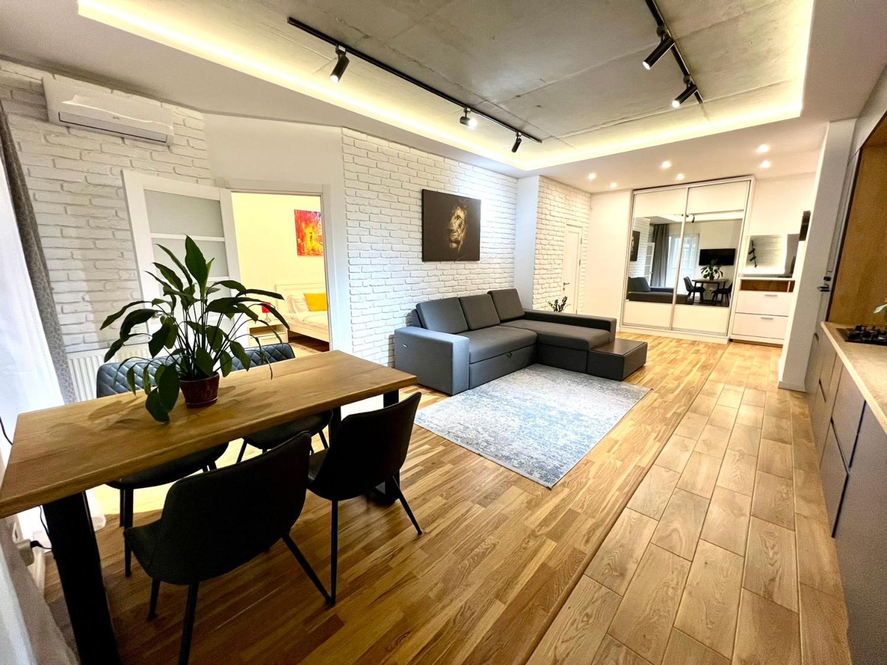 Osapart Comfortable Apartment In A Complex Great Britain Leopoli Esterno foto